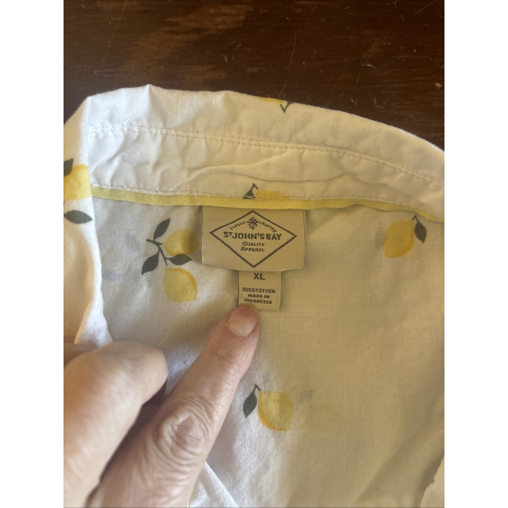 St Johns Bay Short Sleeve Collared Button Up White With Lemons Size XL - Picture 4 of 5